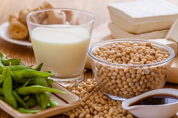 مصرف شیر سویا برای بزرگ شدن سینه